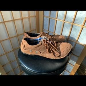 Muk Luks 100% Cow Leather lace up comfort shoes